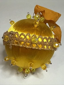 Vintage Weihnachtsschmuck Gold Satin Perlen Goldband 2,5" MCM - Bild 1 von 5