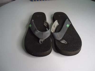 Sandalias Sanuk Chanclas Estera de Yoga Cuero Negro Tanga Playa Piscina SWS2908C Talla 8 Foto 1 de 4