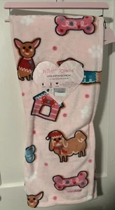 Betsey Johnson Christmas Blanket Throw - Pink Dog Pattern BNWT - Picture 1 of 3