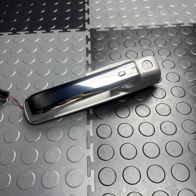 Dodge Ram 1500 2013-2018 manija de puerta exterior delantera izquierda cromo plateado OEM Foto 1 de 4