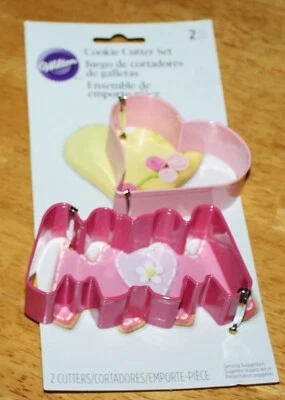 Wilton ~ JUEGO DE CORTADOR DE GALLETAS CORAZÓN Y MAMÁ DE 2 PIEZAS #2308-0245 - NUEVO - Metal recubierto Foto 1 de 3