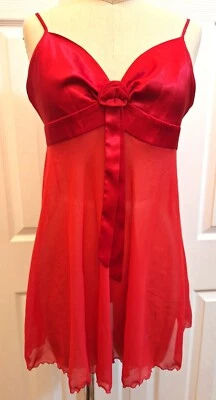 Muñeca bebé roja Victoria’s Secret de colección lencería romántica slip chemise talla: M nueva con etiquetas Foto 1 de 4