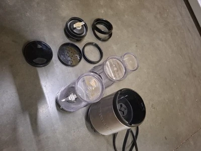 Licuadora Farberware con tazas y plataformas  Foto 1 de 4