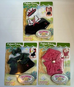 Neu in Verpackung Briarberry Wear Fisher Price Bear Kleidung rosa Hoodie, Schottenkaro Kleid, Matrose - Bild 1 von 5