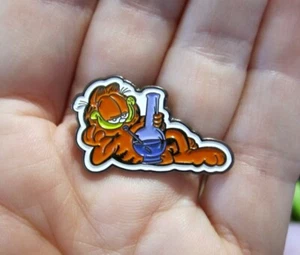 Stoned Garfield Pin Bong Weed Stoner - Hard Enamel - Picture 1 of 4