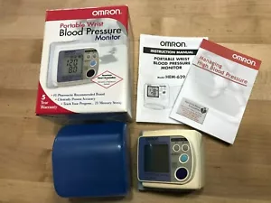 OMROM Monitor pressione sanguigna portatile da polso ottime condizioni usate! - Foto 1 di 2