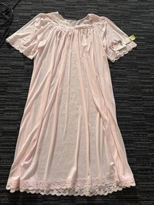 Shadowline Nightgown Vtg Size M Pink Floral Embroidery Made USA NWT - Picture 1 of 3
