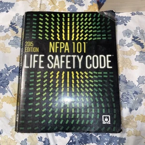 NFPA 101 Life Safety Code 2015 Edition Paperback - Foto 1 di 4