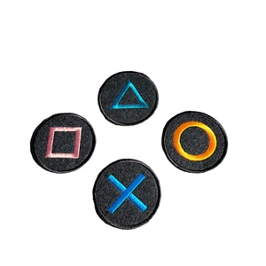 Set 4 toppe toppa applique ricamate retrò game controller bottoni ferro su cucito - Foto 1 di 1