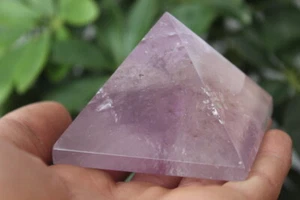 278g NATURAL PRETTY AMETHYST CRYSTAL PYRAMID HEALING - Picture 1 of 8