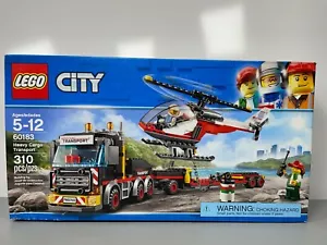 LEGO City Heavy Cargo Transport - 310 pcs 2 Minifigures Helicopter Dented Box - Foto 1 di 8