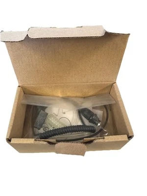 Motorola OEM RLN6424A Receive Only Earpiece 8-pin Listen Only for APX Radio Mic - Image 1 of 4