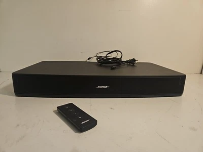 Sistema de som Bose Solo TV Series 1 preto com controle remoto, cabo óptico e cabo Pwr - Imagem 1 de 4