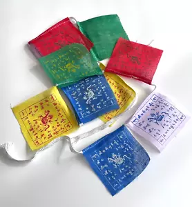 Tibetische Gebetsfahnen 10 Fahnen 8,5x9cm Länge 1m Nepal Buddhismus Himalaya - Bild 1 von 2