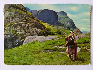 The Piper of Glencoe Argyll Scotland Vintage Postcard Postmarked 1960's - Foto 1 di 2