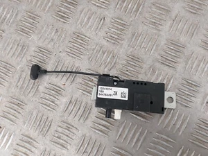 Amplificateur Antenne - OPEL INSIGNIA I (1) PHASE I (1) - Référence : 13241374 - Picture 1 of 4