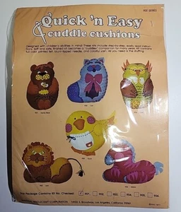 Vintage 1977 Huney Bear Quick N Easy Cuddle Fashions Felt Embroidery Kit #901 - Picture 1 of 2