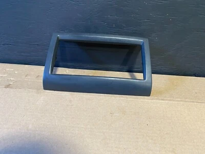 Bisel panel de control de radio Volkswagen Routan 2009 a 2014 D4418 DG1 Foto 1 de 4