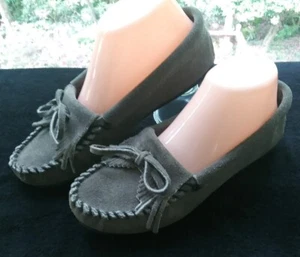 Minnetonka Moccasins Kilty 401T Gray Suede womens size 6  Hardsole Slip On Shoes - Picture 1 of 14