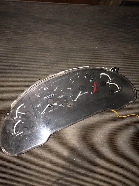 Cuadro de instrumentos Ford Probe MPH 1993-1997 VELOCÍMETRO INSTRUMENTO SIN POCO COMBUSTIBLE Foto 1 de 3