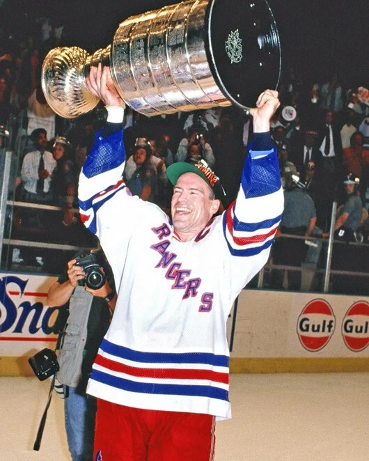 Foto brillante 8x10 de los New York Rangers Mark Messier 1994 Stanley Cup Champs impresión Foto 1 de 1