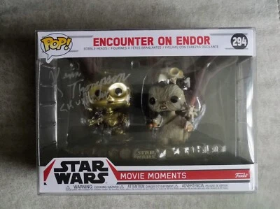 Funko Pop Firmado por Ewok Kevin Thompson "Encuentro con Endor" #294 Momentos de Película Foto 1 de 4