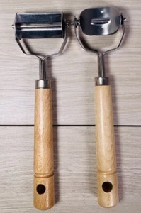 Set Of 2 INOX Italy Straight Ravioli & Round Ravioli Pasta Dough Cutters - Picture 1 of 6