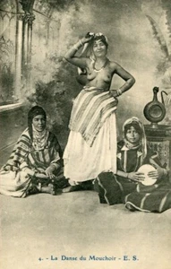 CPA MAROC - n°4 DANSE du MOUCHOIR E. S.- DANSEUSE - SEINS NUS - ETHNIC NUDE - Bild 1 von 2