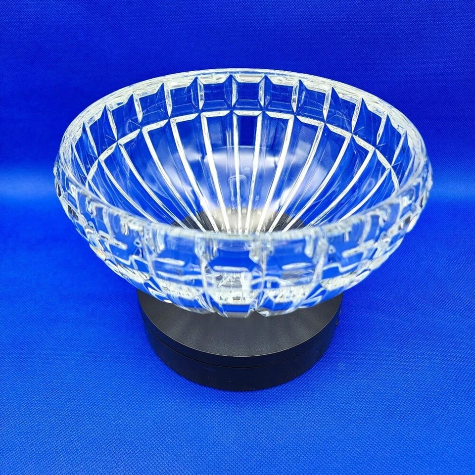 Cuenco de cristal Mikasa Rainier para servir redondo  Foto 1 de 4