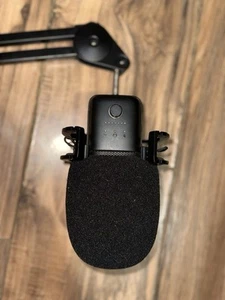 Logitech Streaming Mic With Adjustable Stand - Photo 1/4