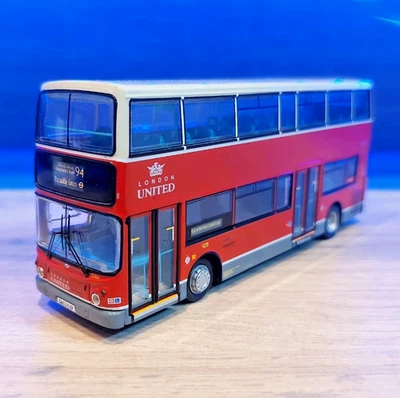 CMNL UKBUS 1017 Dennis Trident/Alexander ALX400 Londres United Piccadilly Circus Foto 1 de 4