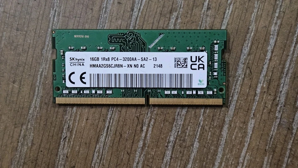 Memoria RAM DDR4 SKhynix PC4-3200AA PC4-25600 16 GB PC4-3200AA PC4-25600  Foto 1 de 1