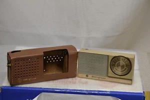 Vintage Westinghouse Radio Modell #H-841P6GP MIT HÜLLE & KOPFHÖRER FUNKTIONIERT NICHT USA - Bild 1 von 3