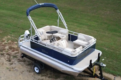 New 15 ft electric pontoon boat with Electric 7.5 Mercury Avatar and trailer - Image 1 of 4