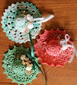3 Vintage crocheted Starched Hat Bonnet Decor wall Hangings Flowers - Picture 1 of 7