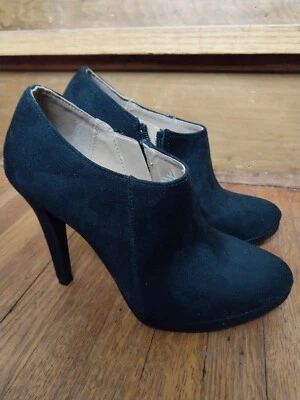 Botines negros de tacón de 4 pulgadas Foto 1 de 3