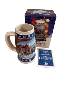 Budweiser Holiday Stein 1995 iluminación el camino a casa con caja y certificado de autenticidad Ceramarte - Imagen 1 de 12