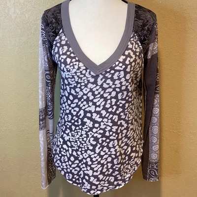 Free People We the Free Nuevo con Etiquetas Nuevo con Etiquetas, Top Manga Larga Cuello en V, Talla XS Foto 1 de 4