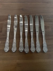 7 Stück Tafelmesser ohne Marke Edelstahl verzierter Griff - Bild 1 von 19