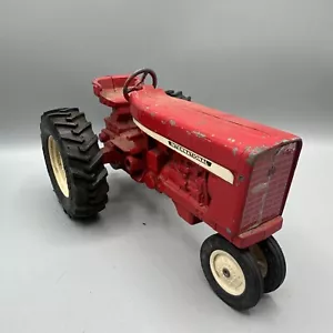 ERTL International Harvester Red Die-cast Toy Farm Tractor Dyersville USA - Picture 1 of 7