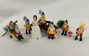 Vtg Snow White Seven 7 Dwarfs Plastic Cake Topper Hard Plastic Toy Disney Mini - Picture 1 of 6