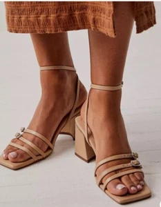 Sandalia Free People Niki Tacón Tirantes Dune 8 - Imagen 1 de 2