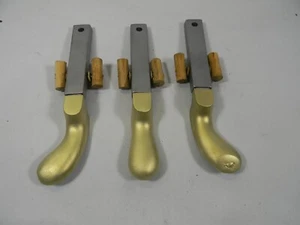 Lote de 3 pedales de piano vintage de latón - %1 B2A - Imagen 1 de 5