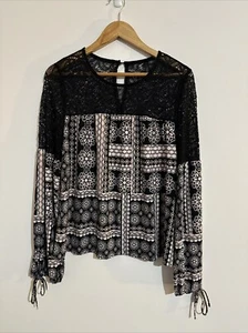 Crossroads Size M Women’s Top Blouse Black Pink Lace Floral Long Sleeve Casual - Picture 1 of 11