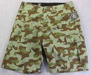 VOLCOM Vargo Mens Green & Brown MILITARY Combat Camo Cargo Shorts NWT Size 28 - Picture 1 of 8