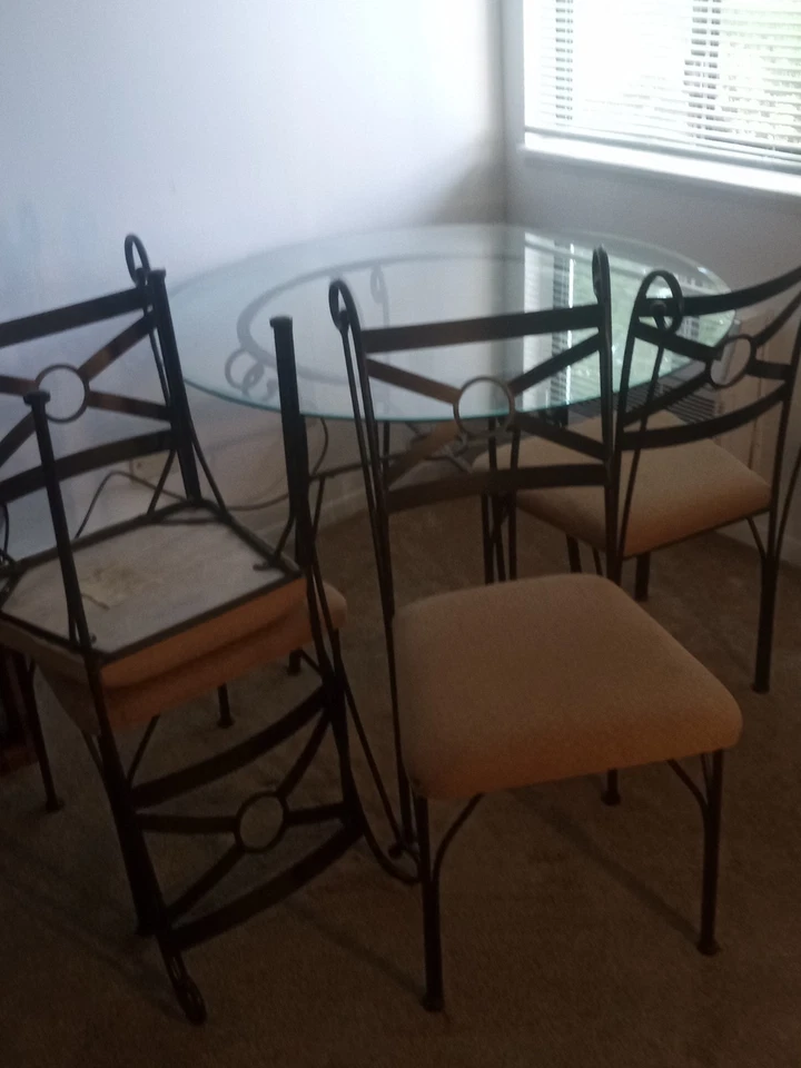Juego de mesa de comedor de cristal para 4 mesas y sillas de comedor, ligeramente usadas, limpias, Foto 1 de 1