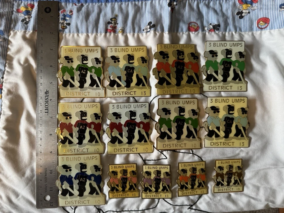 Pin 3 Blind Umps California District 13 Serie Mundial de Pequeñas Ligas  Foto 1 de 2