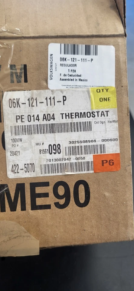 Carcasa termostato Volkswagen Passat 06k-122-111-p.  Foto 1 de 4