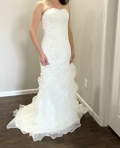 Wedding Dress size 8 White With Ruffle Beading Strapless Sweetheart neckline - Picture 1 of 10