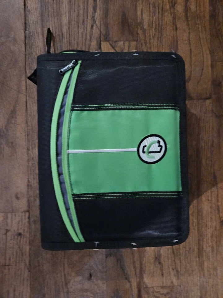 CARPETA DE 3 ANILLAS CASE IT THE MINI TAB 1 PULGADA DE CAPACIDAD Verde/Negro Foto 1 de 4